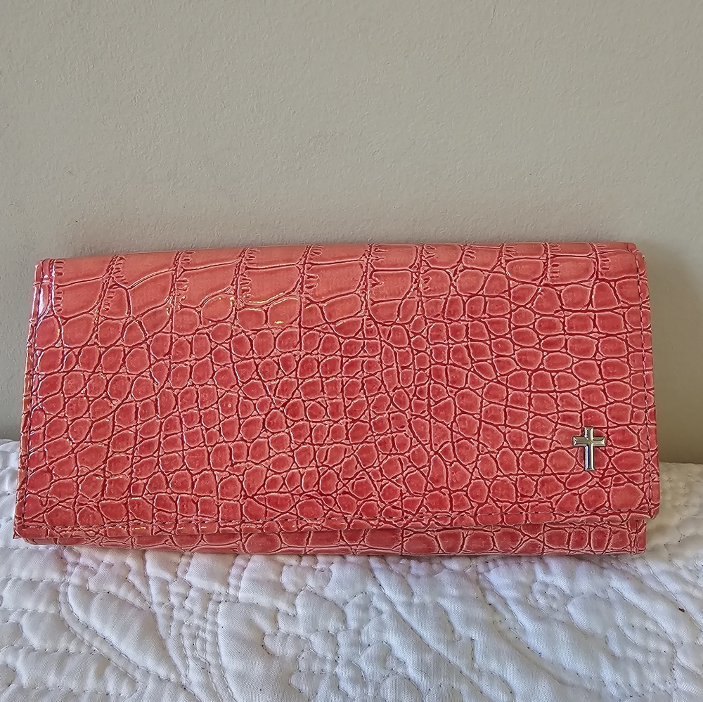 THE METROPOLITAN Women's Pink with Silver Cross Wallet